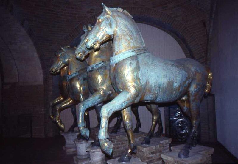 21-I cavalli in bronzo originali,26 marzo 1989.jpg